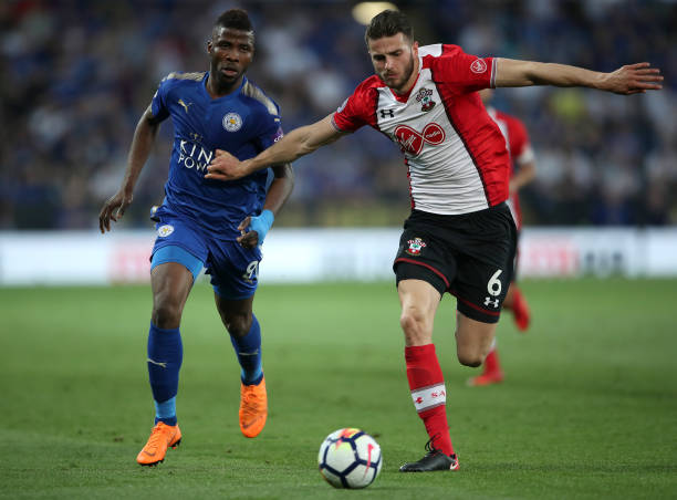 禁区外射门 禁区外射门